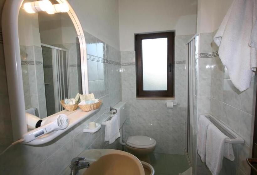 غرفة قياسية ثلاثية, Residence Club Barbara