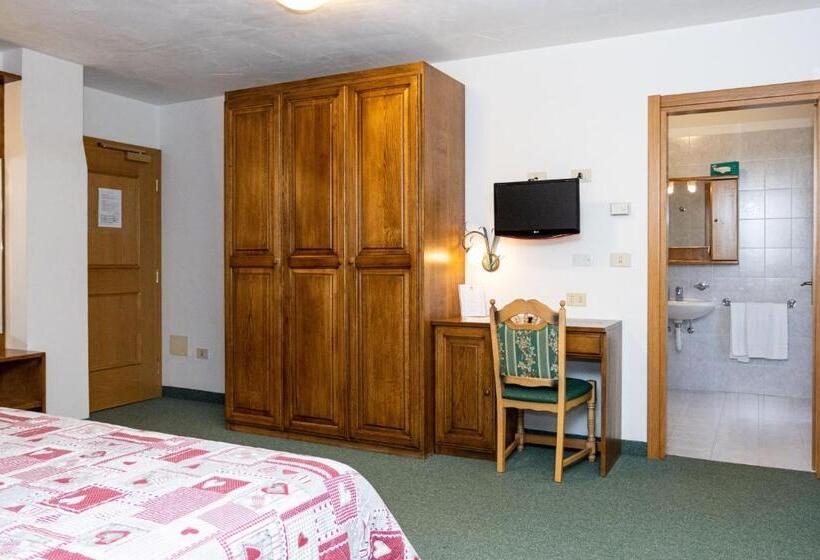 חדר סופריור לשלושה, Wellness Hotel Dolomia