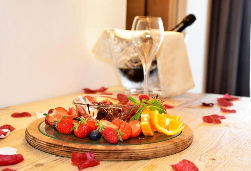 سوییت جونیور, Wellness Hotel Dolomia