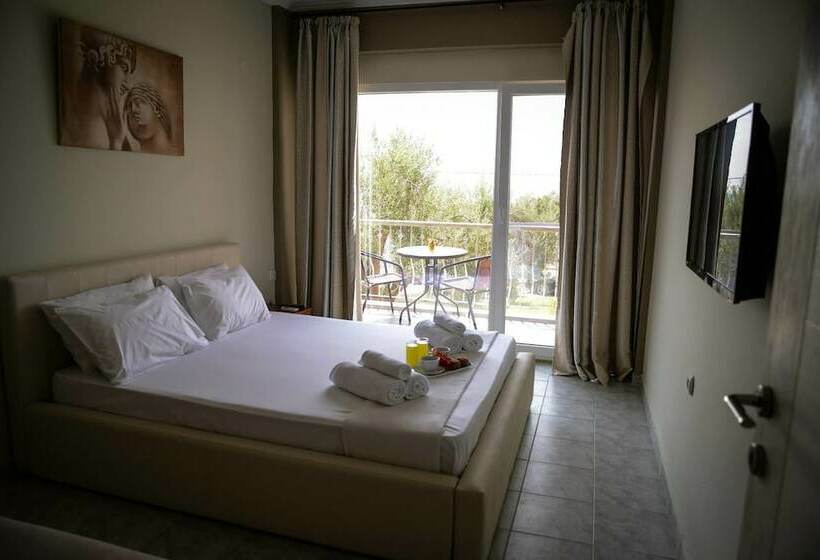 Cameră Standard, Crown