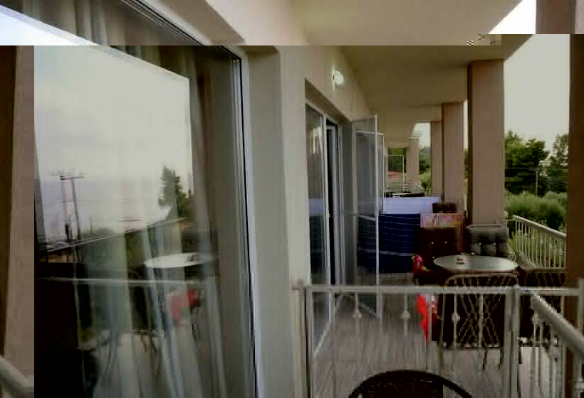 Cameră Standard, Crown