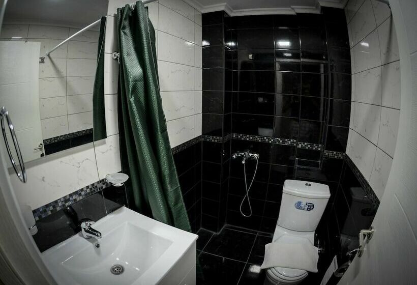 Cameră Standard, Crown