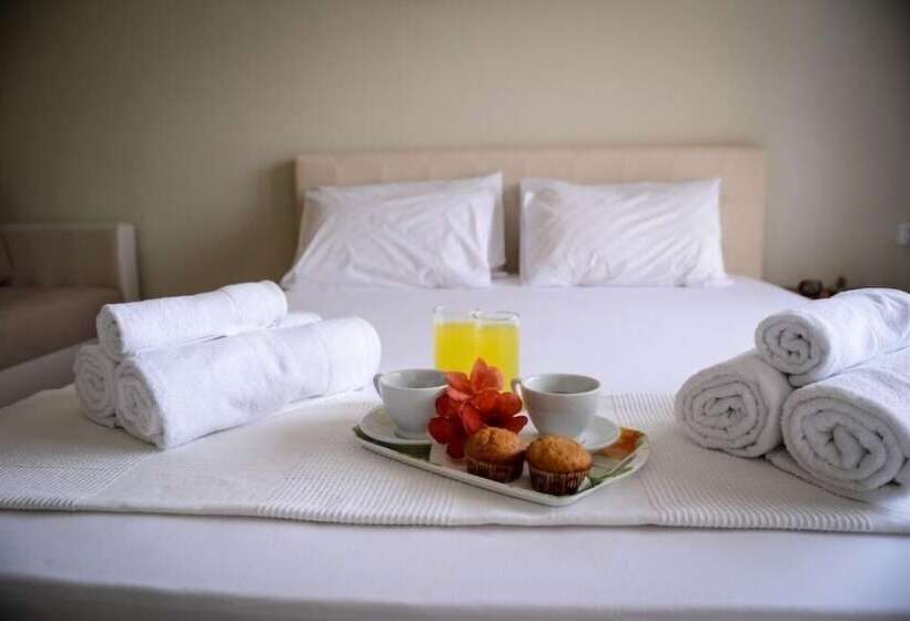 Cameră Standard, Crown