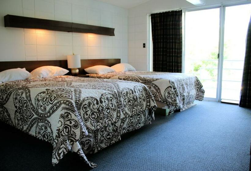 דירת משפחה, Lynnhurst Family Resort