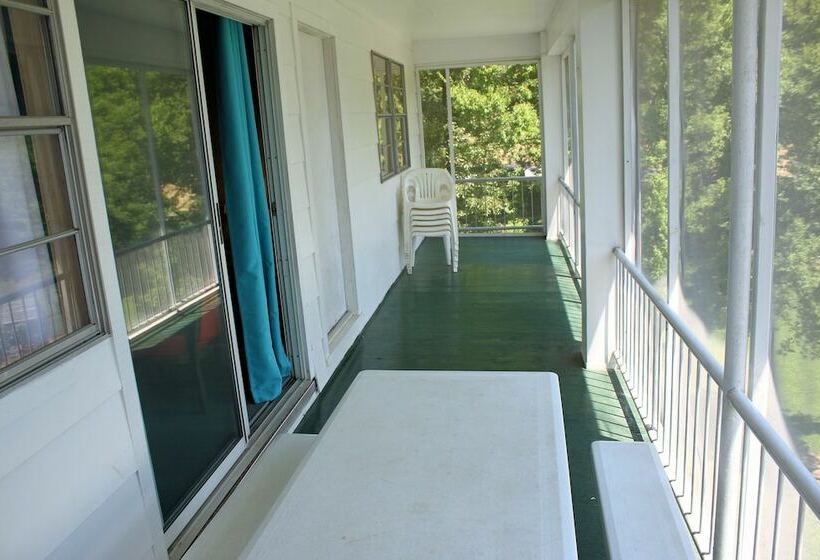 דירת שלושה חדרים, Lynnhurst Family Resort