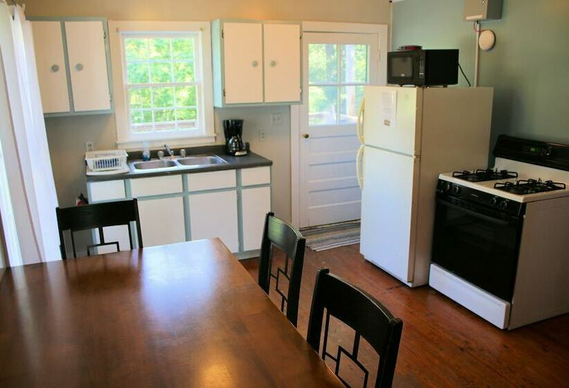 בקתה, Lynnhurst Family Resort