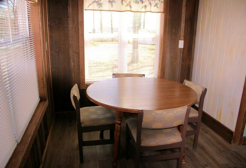 בקתה, Lynnhurst Family Resort