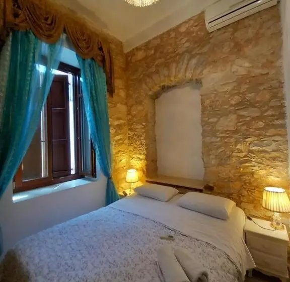 اتاق استاندارد سه نفره, Tsopela Boutique