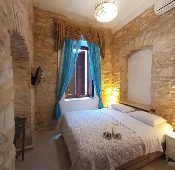 اتاق استاندارد سه نفره, Tsopela Boutique