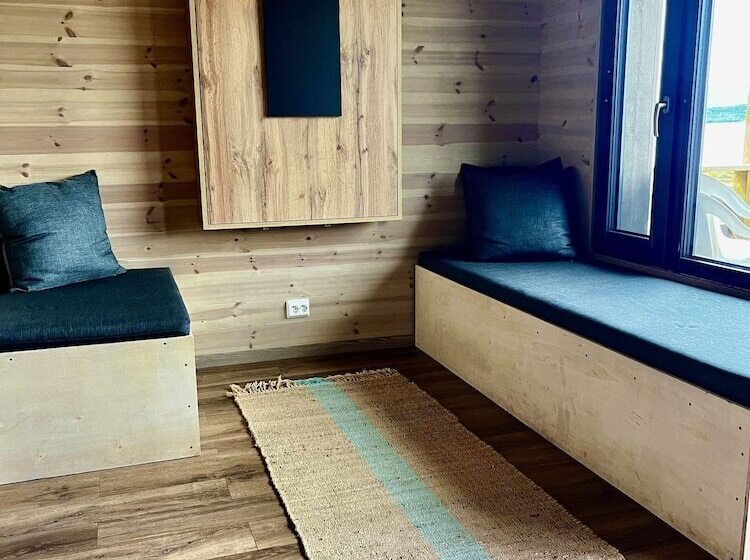 Хижина Superior, Base Camp Hamarøy