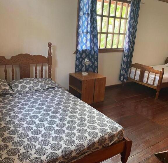 חדר משפחתי, Posada Nena Caribe