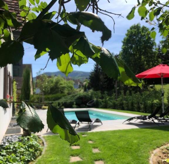 חדר סופריור לשלושה, Les Chambres Chez Christine