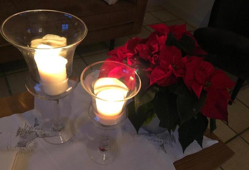 חדר סופריור לשלושה, Les Chambres Chez Christine