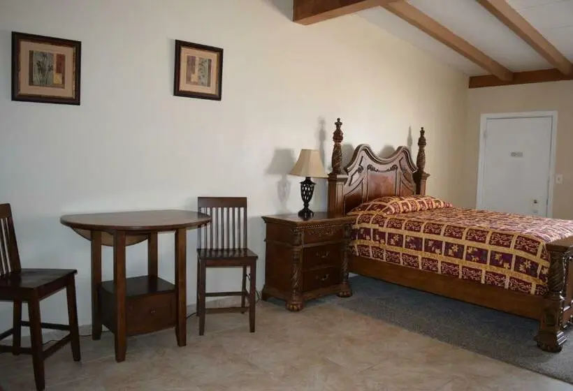 キングサイズベッドのデラックスルーム, Butterfield Stage Motel