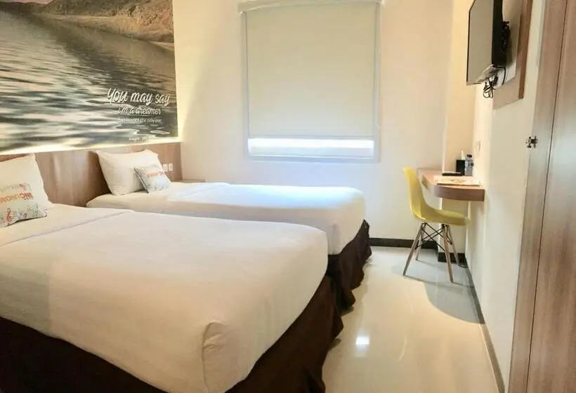 Quarto Superior, Front One Hotel Airport Solo