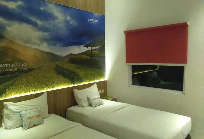 Quarto Superior, Front One Hotel Airport Solo