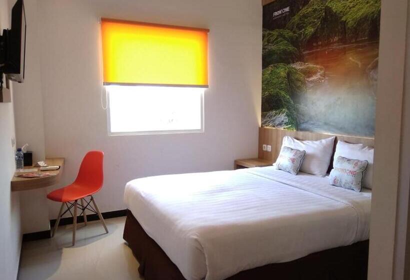 غرفة سوبيريور سرير كينج, Front One Hotel Airport Solo