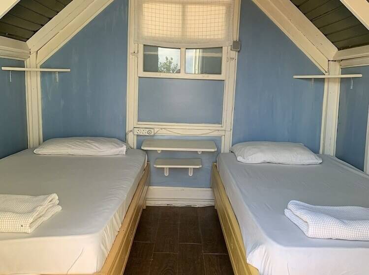 带共用浴室的标准房间, Can Mocamp