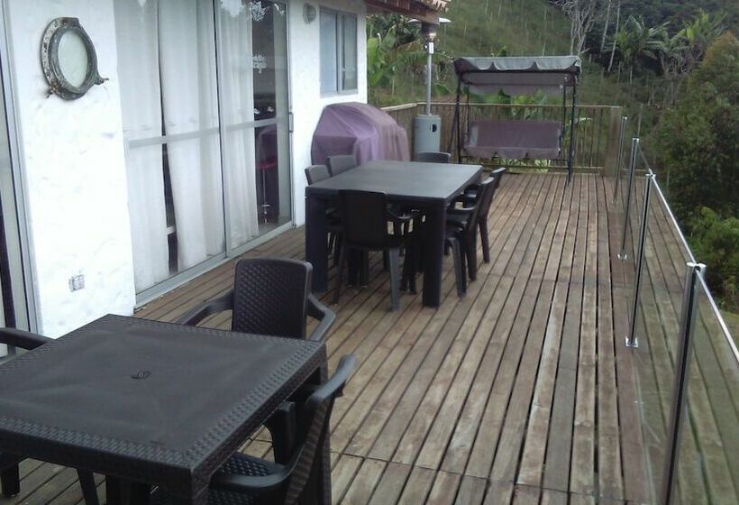 جناح ديلوكس, Santa Maria De Las Aguas Peñol