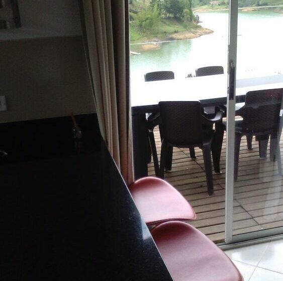 جناح ديلوكس, Santa Maria De Las Aguas Peñol