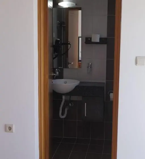 اتاق استاندارد چهار تخته, Paralia Guest House