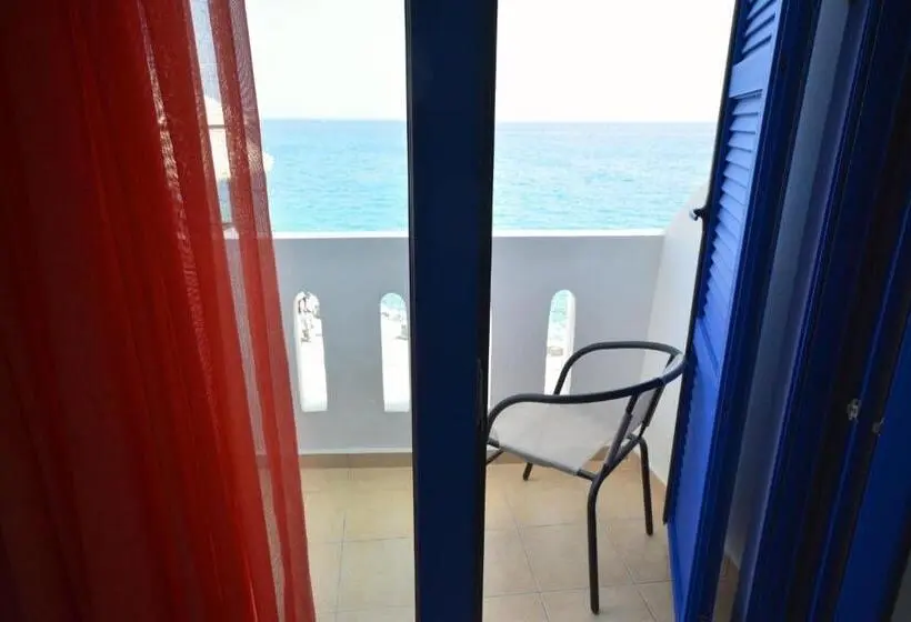 اتاق استاندارد چهار تخته, Paralia Guest House