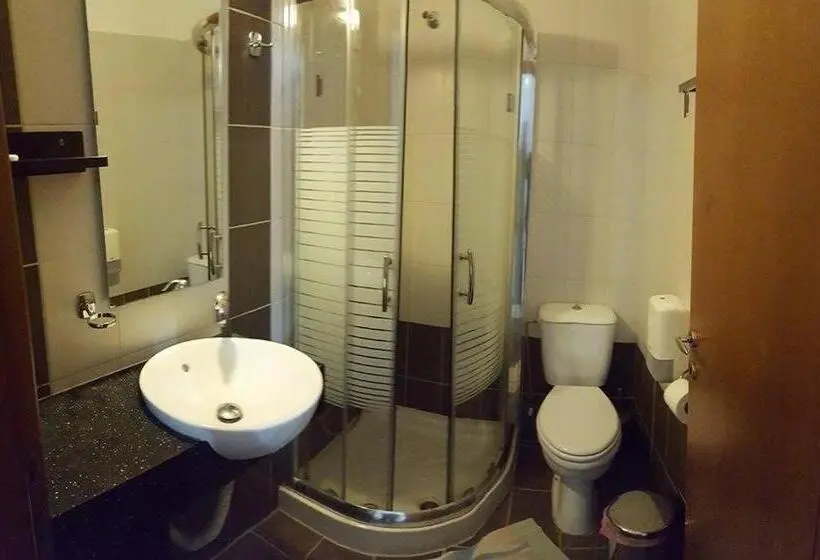 اتاق خانوادگی, Paralia Guest House
