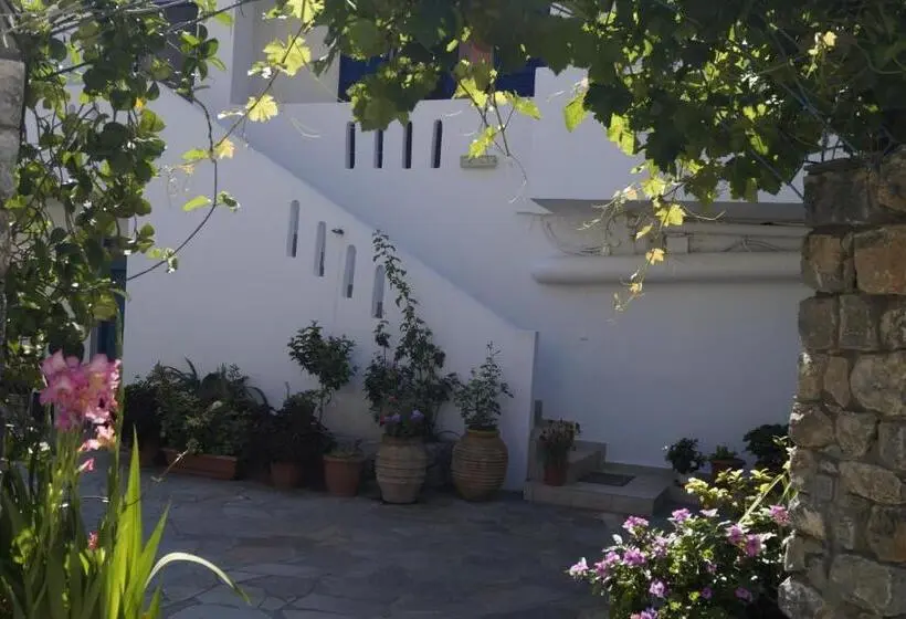 اتاق خانوادگی, Paralia Guest House