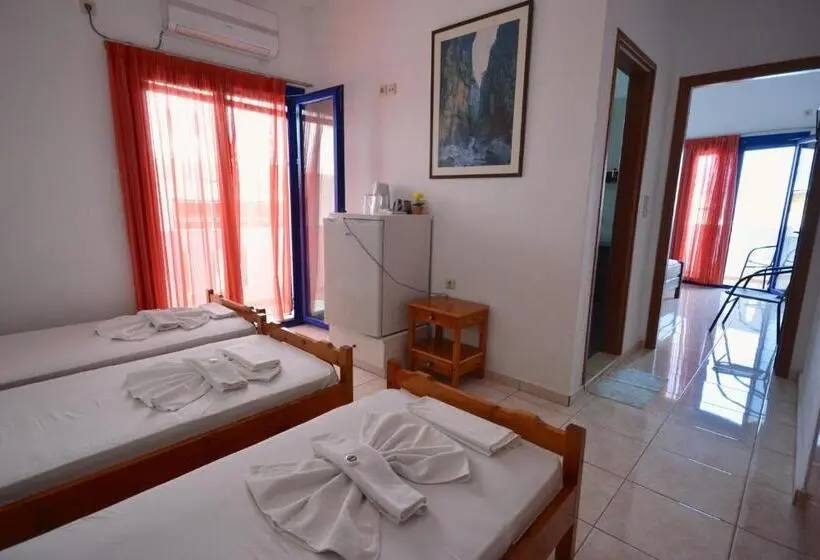 اتاق خانوادگی, Paralia Guest House