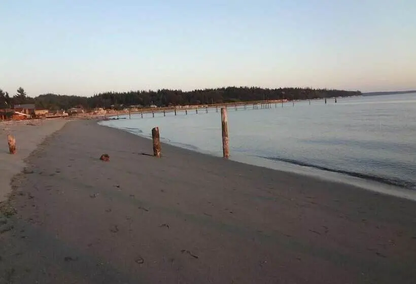 1ベッドルームハウス, Beachfront Mutiny Bay Cabin