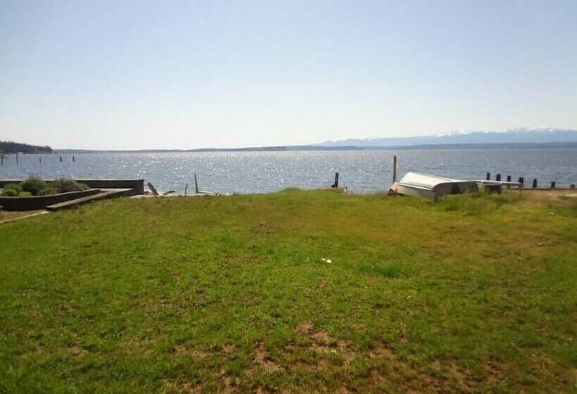 １ベッドルームハウス, Beachfront Mutiny Bay Cabin