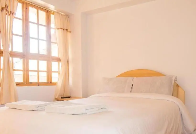 اتاق خانوادگی با چشم‌انداز باغ, Casa Don Jose B & B