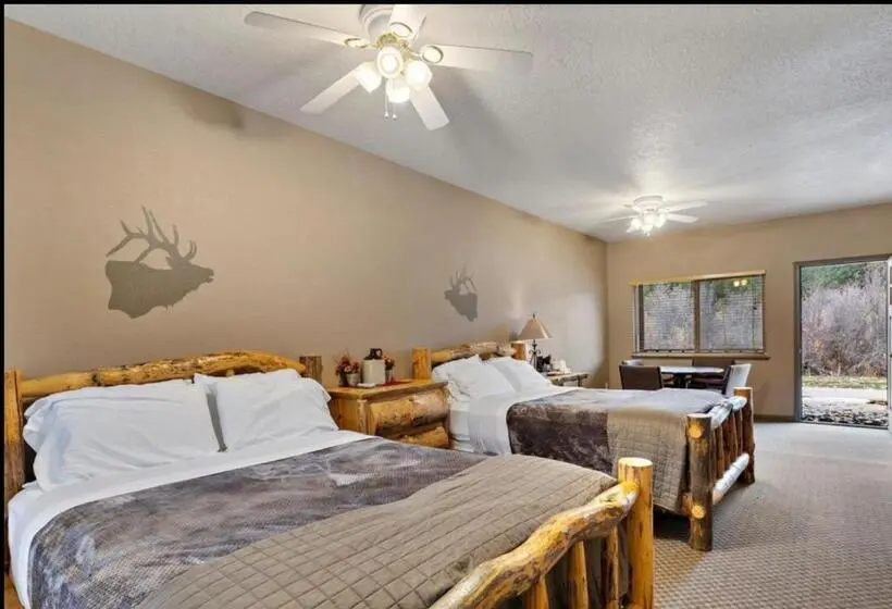 スタンダード４人部屋, Southfork Lodge   Riverside Inn