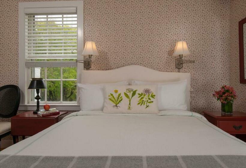 غرفة قياسية, Village Inn