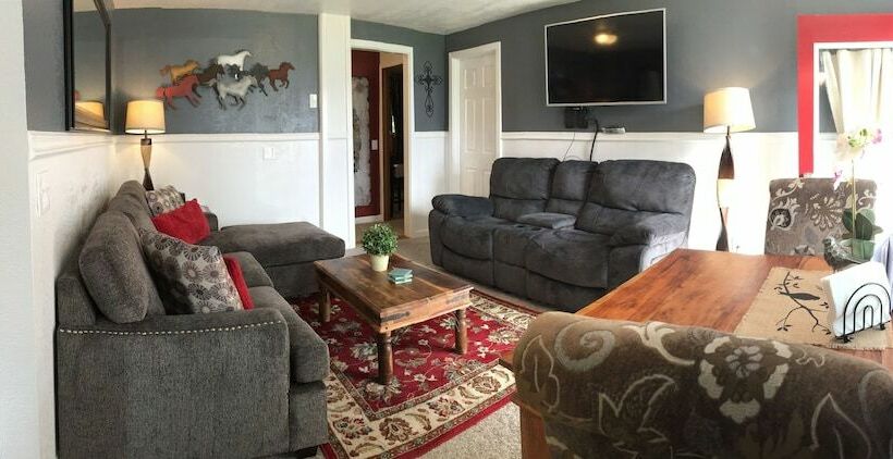 带2个卧室的优质公寓, White House Inn On The Waterfront