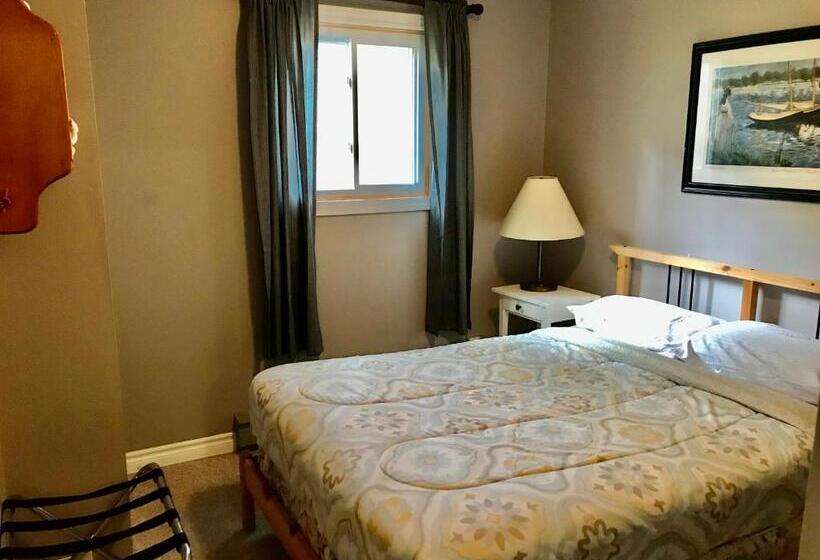 كابينة, Hush Lodge And Cottages