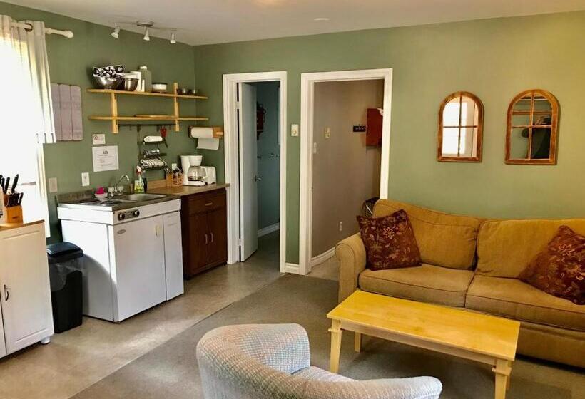 كابينة, Hush Lodge And Cottages