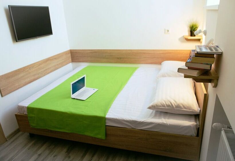 اتاق راحتی, Book Room