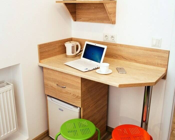 اتاق راحتی, Book Room