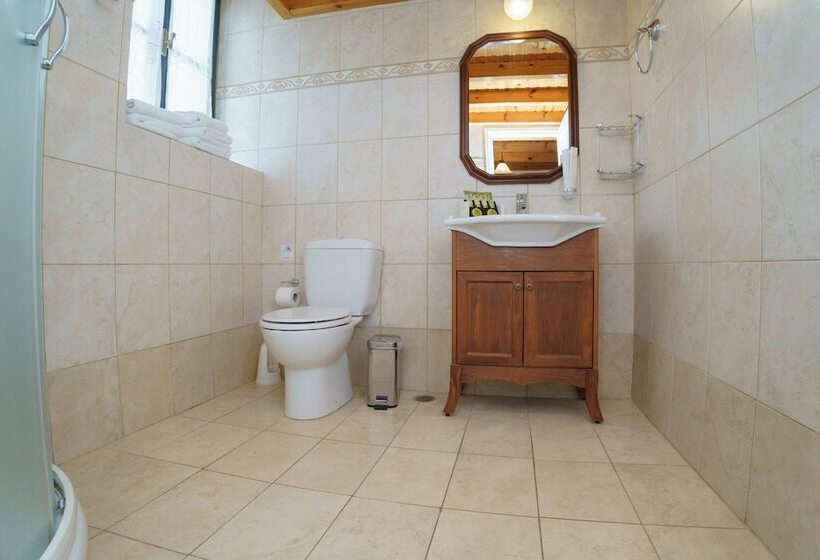 패밀리 스튜디오, Phaedra