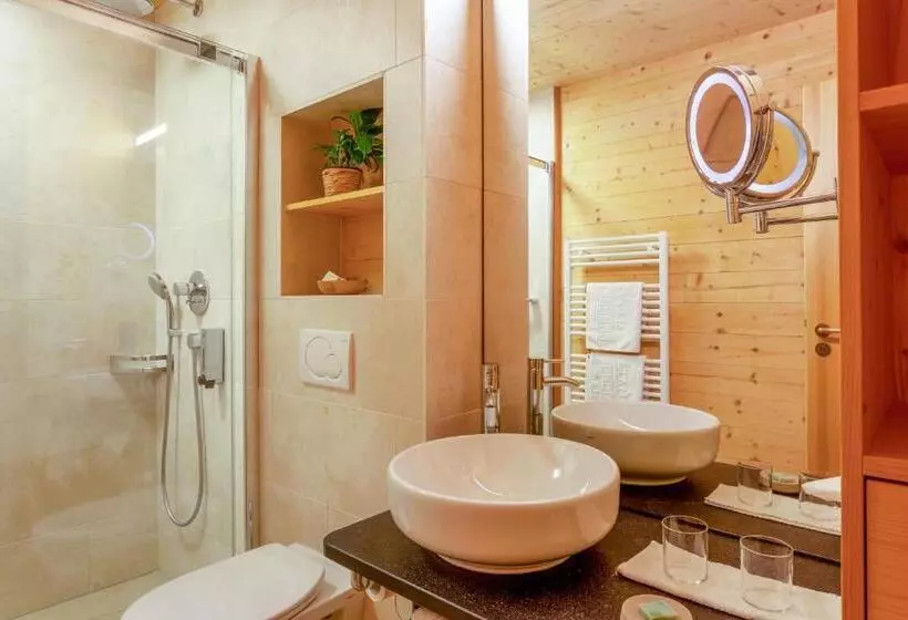 バルコニー付きデラックスルーム, Biohotel Mattlihüs