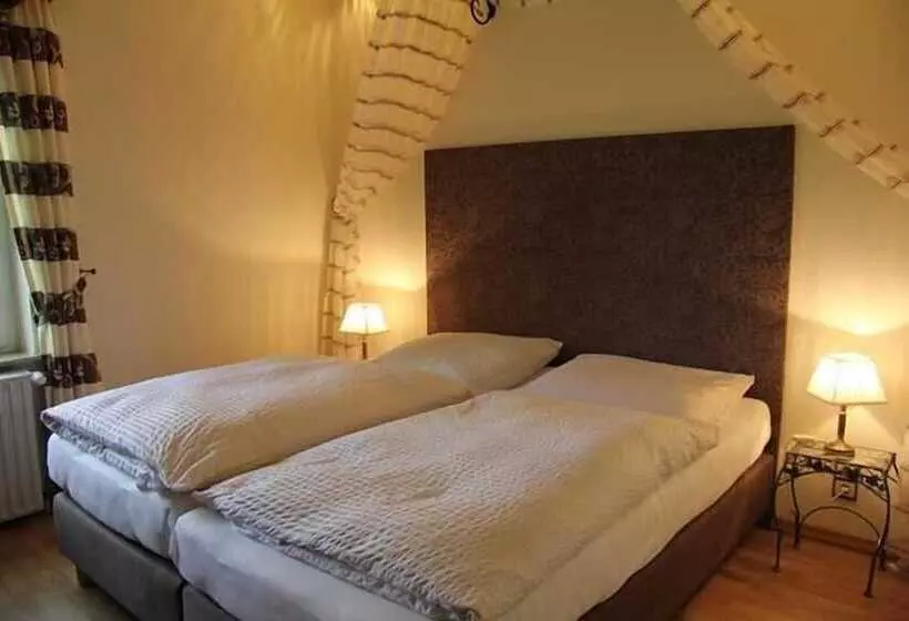 Standard Room, Burghotel Beningaburg