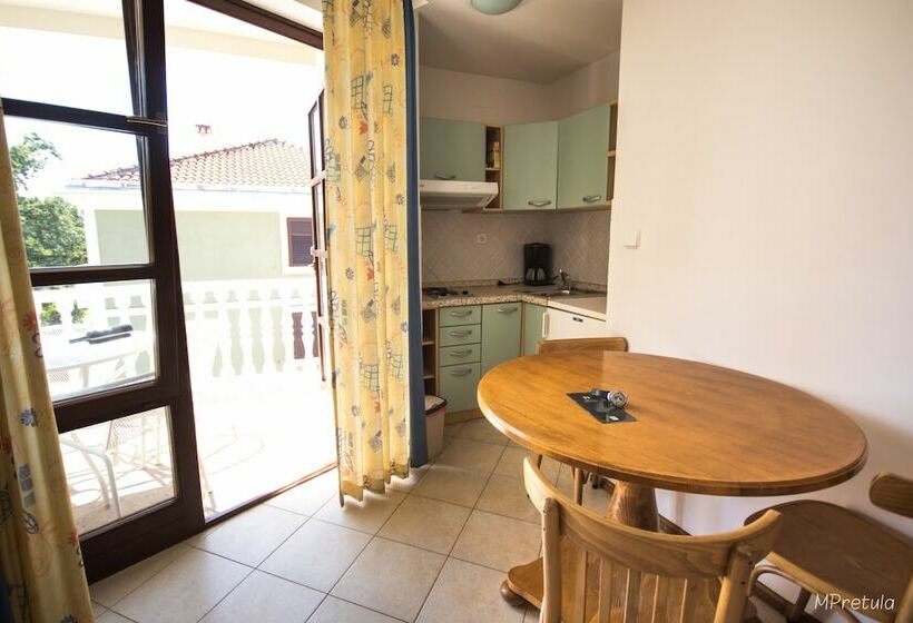 带1个卧室的公寓, Apartments And Rooms Degra