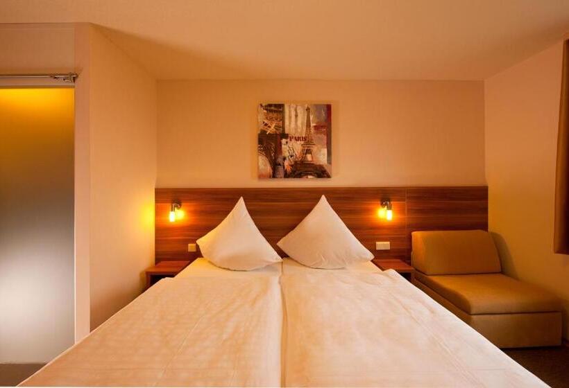 Номер Стандарт Трехместный, Astay Hotel Greding