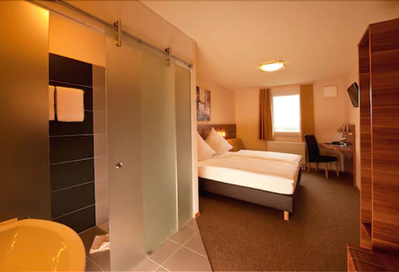 Номер Стандарт Трехместный, Astay Hotel Greding