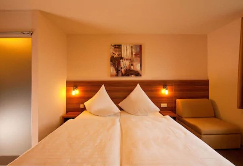 Номер Стандарт Трехместный, Astay Hotel Greding