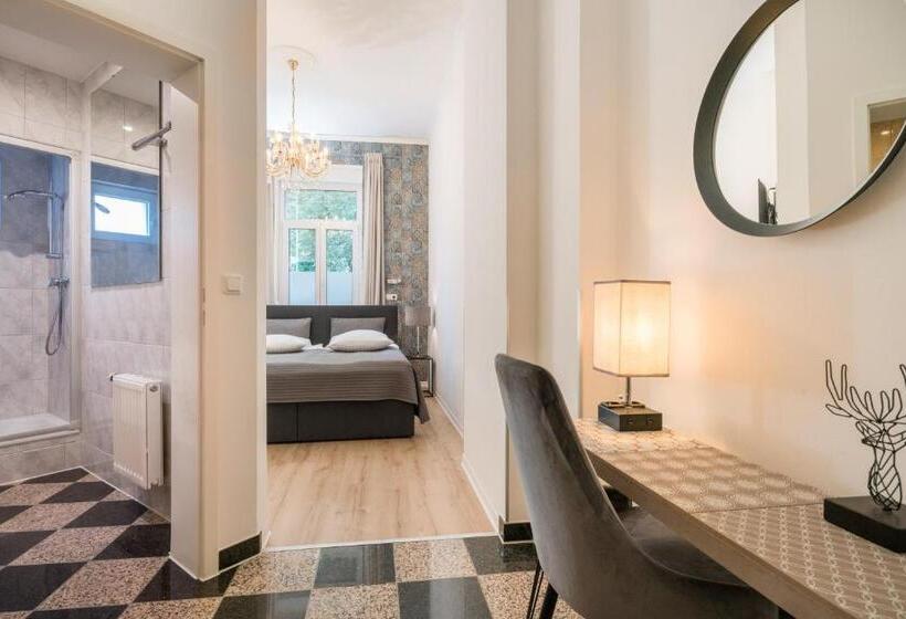 스탠다드 룸, Aurora