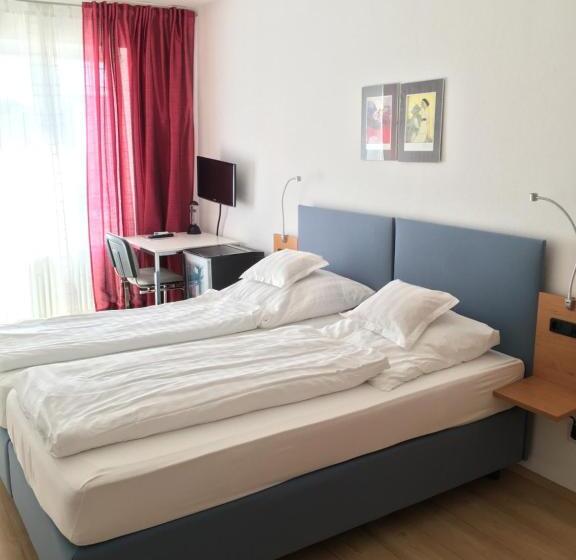 Номер Стандарт, Bairischer Hof