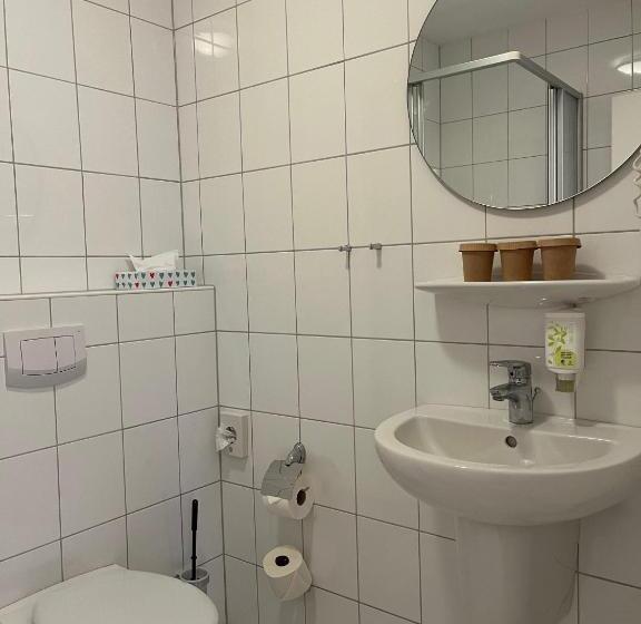 غرفة قياسية ثلاثية, Brauhaus Bückeburg