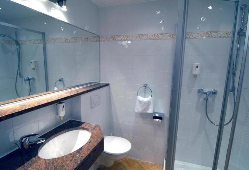 Quarto Estandar Individual, Nothnagel